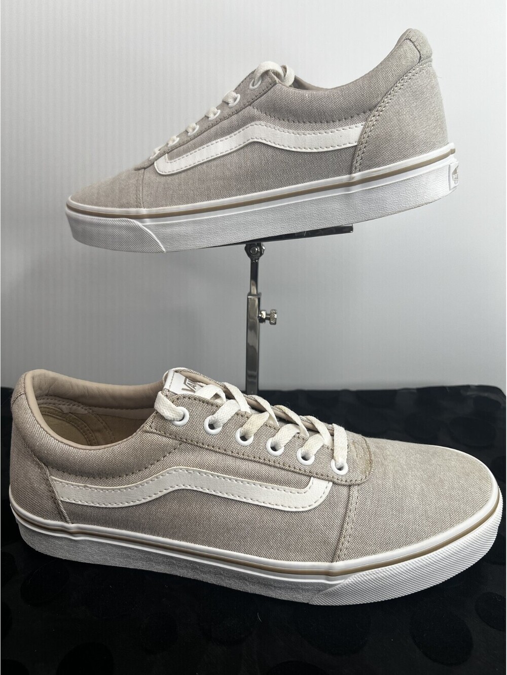 Vans Ward Low Women’s 11 Taupe Beige Canvas White Side stripe Gum Sole Sneakers